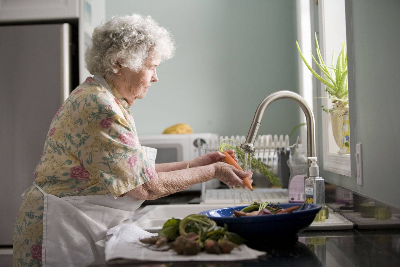 3 Ways To Help Your Parents As They Get Older
