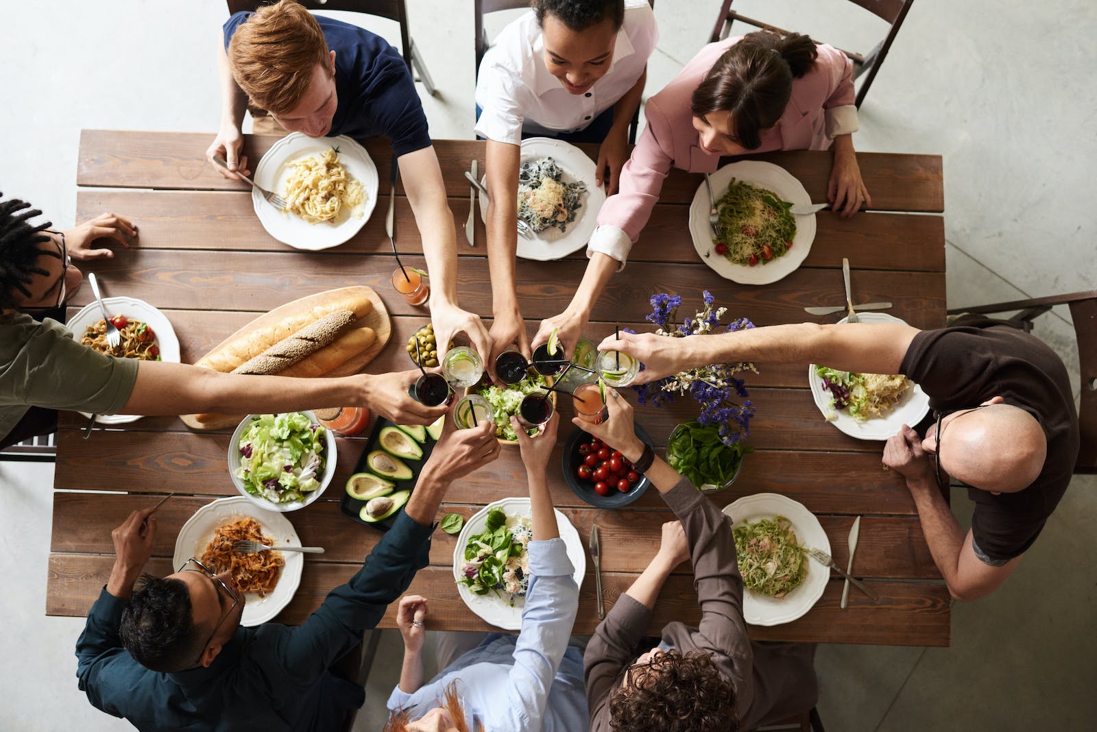 How to be the perfect dinner party guest