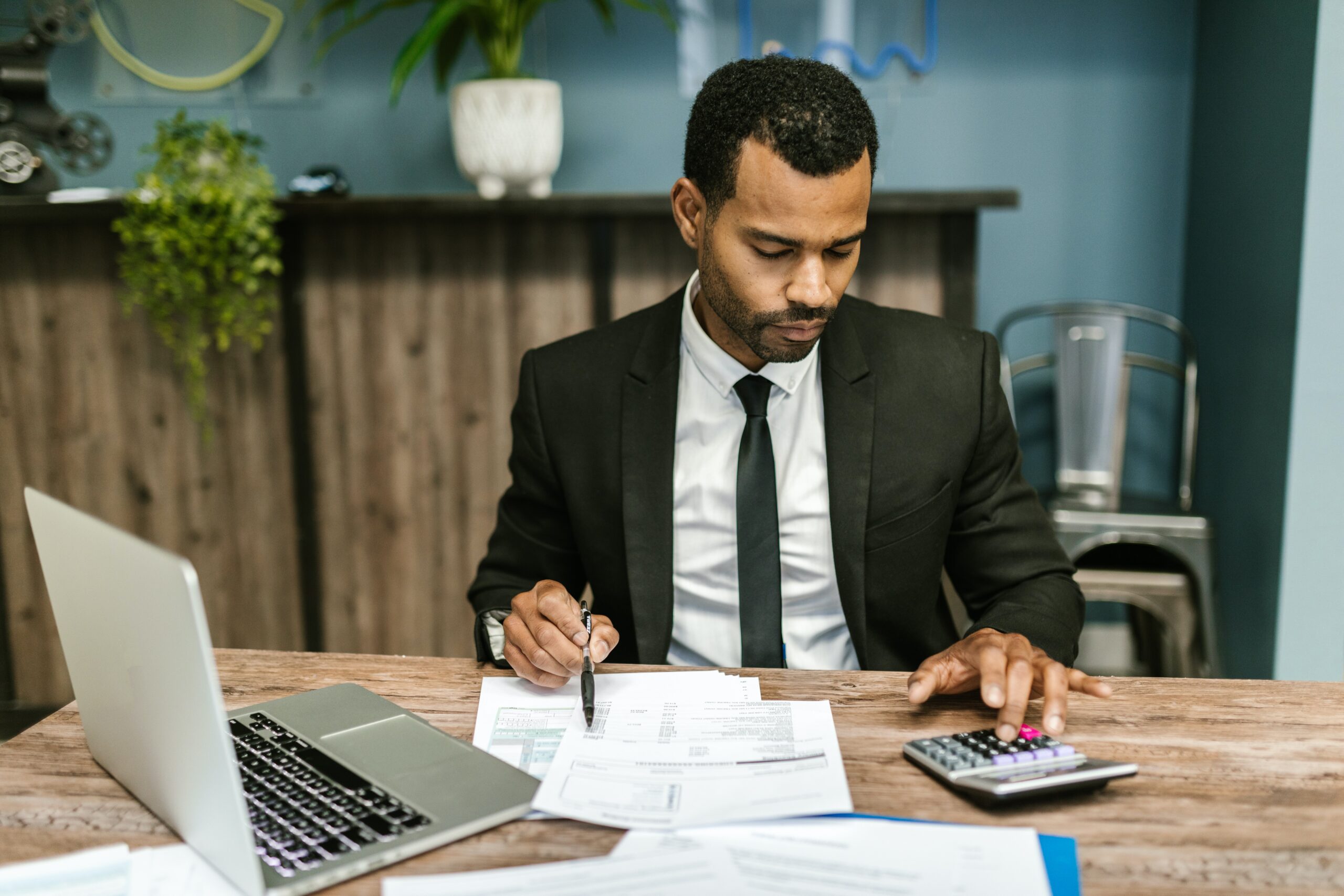 How to Start a Career in Accounting