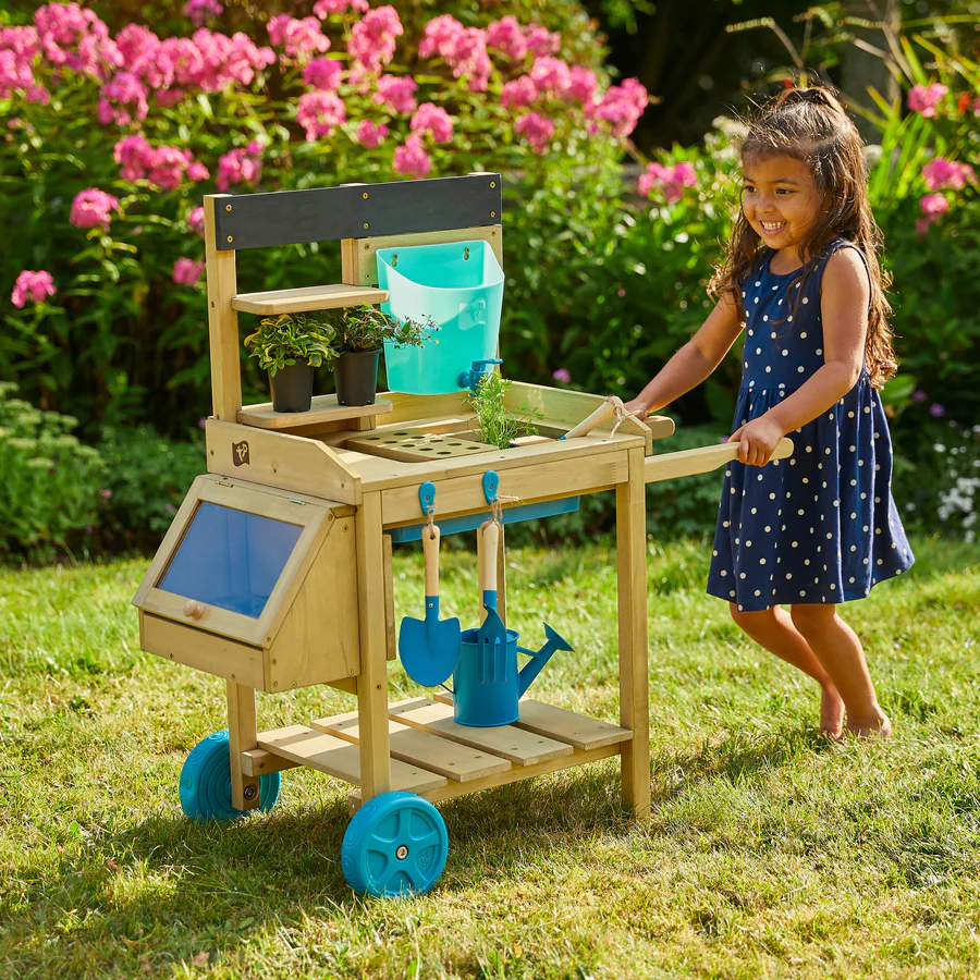 learning with outdoor play
