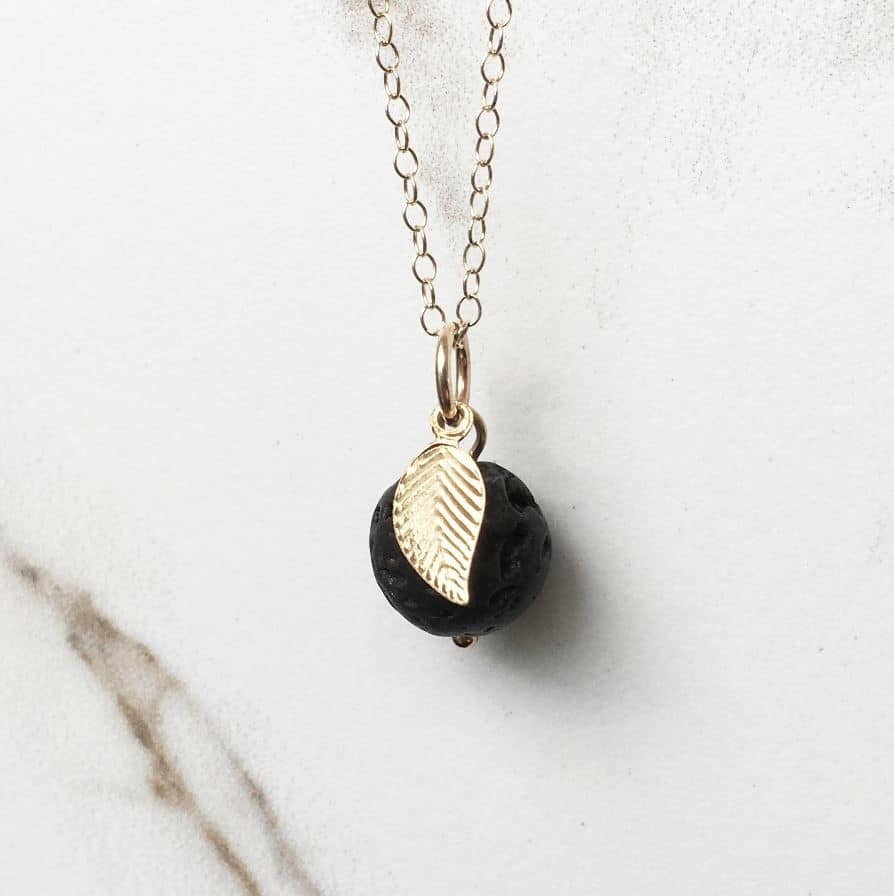Apple aromatherapy necklace, with essential oil